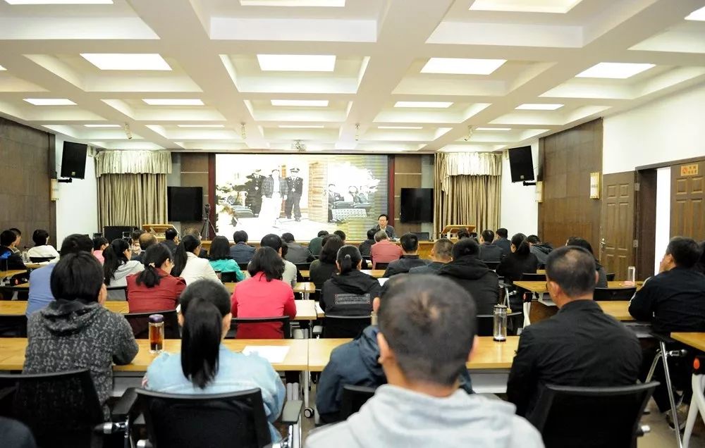 坚守原则底线，不忘从检初心——市检察院组织干警集中观看警示教育片